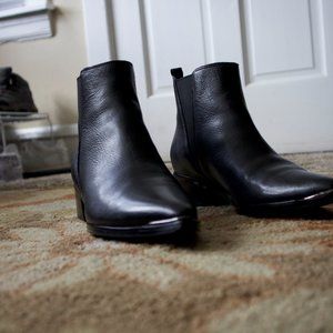 Marc Fisher Ltd Yale boots